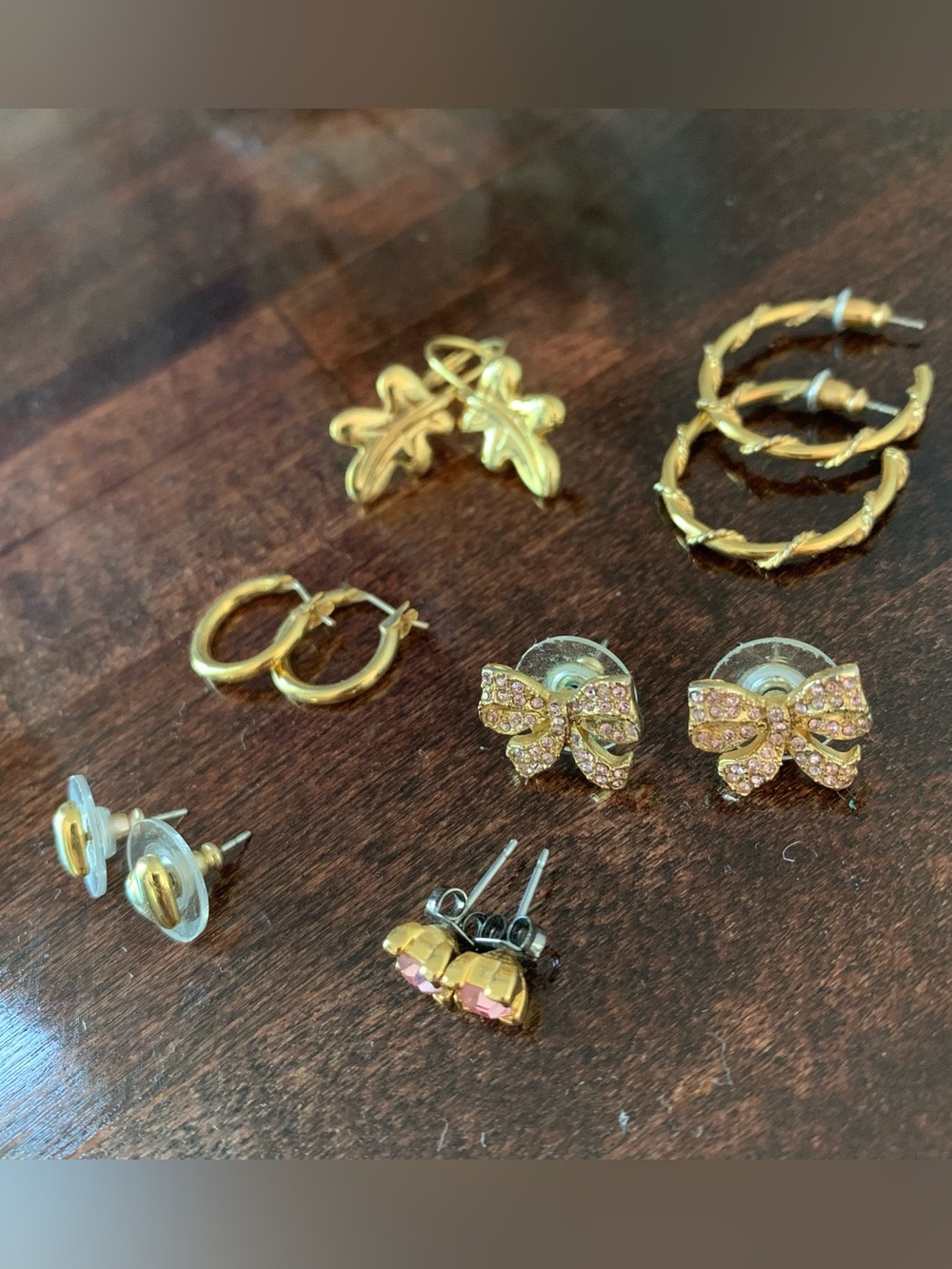 Bundle of 6 pairs of goldtone earrings - Picture 2 of 6